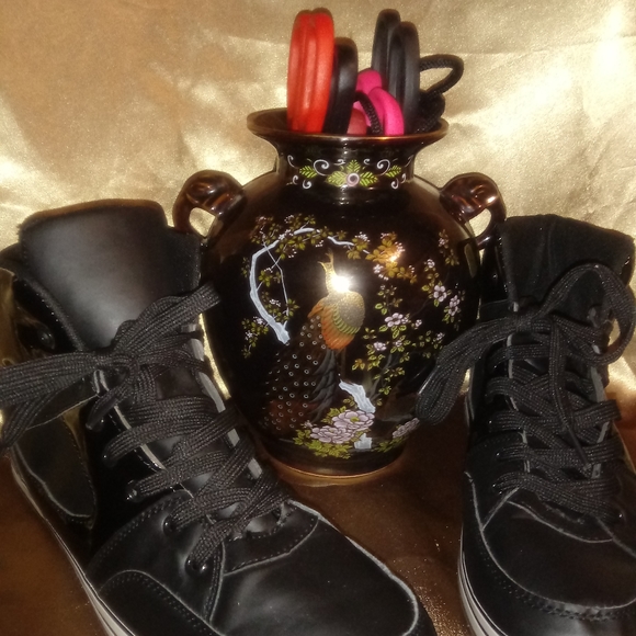 Shoes - Picture 2 of 3